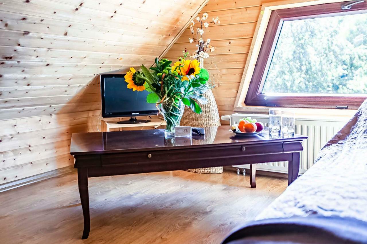 Lesniczowka Wiezyca I Domki Szymbark  Ngoại thất bức ảnh